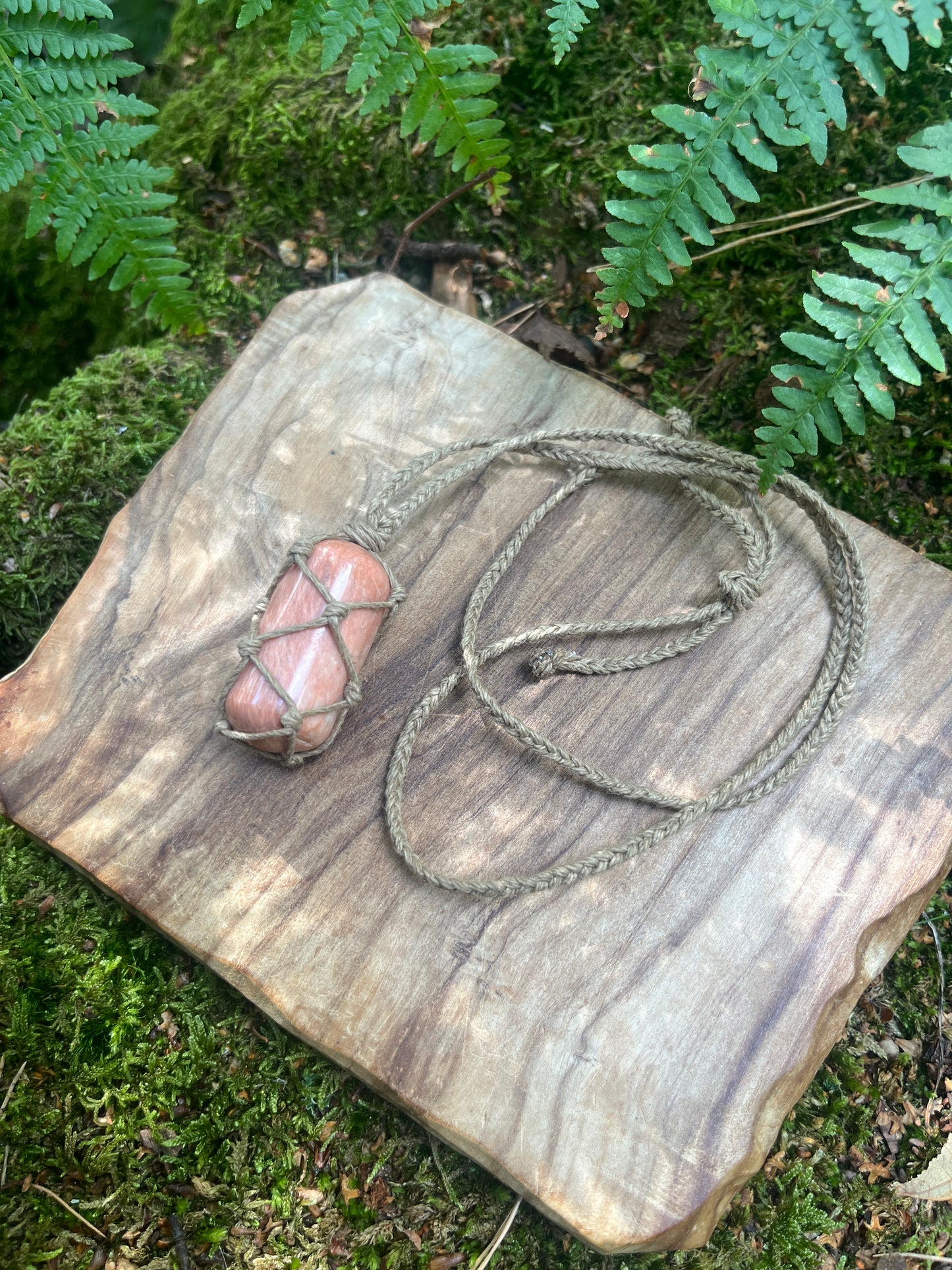 Divine Feminine & Connection Peach Moonstone Necklace ꩜