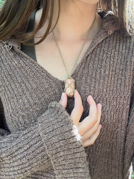 Divine Feminine & Connection Peach Moonstone Necklace ꩜