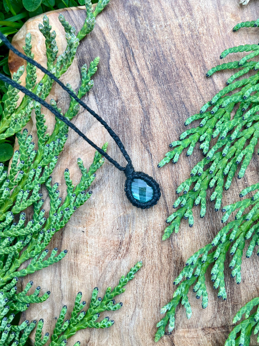 Transformation & Growth Labradorite Dot Dainty Necklace ꩜